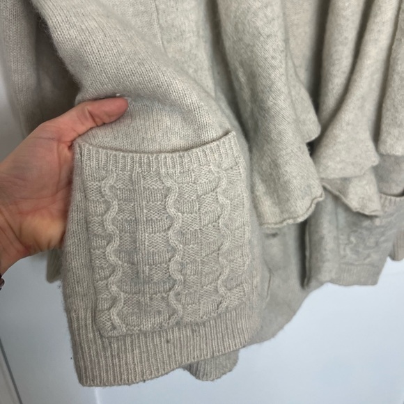 Soft Romantic Cream Curtain Cardigan - Picture 5 of 10